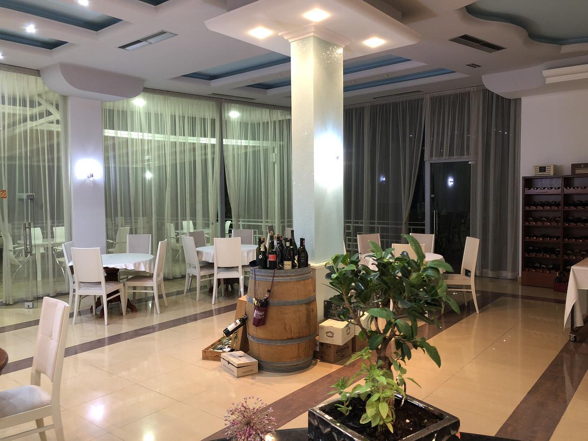 Envi Hotel Vlore Ngoại thất bức ảnh